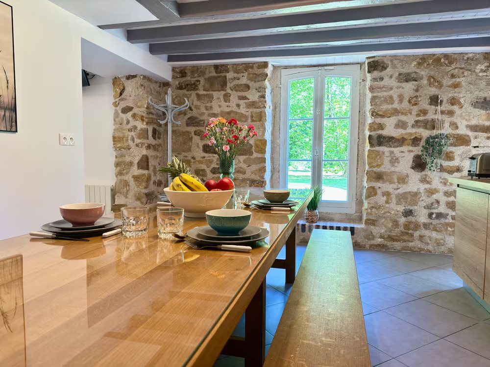 La Table de Pierre, logement géré par MY Conciergerie